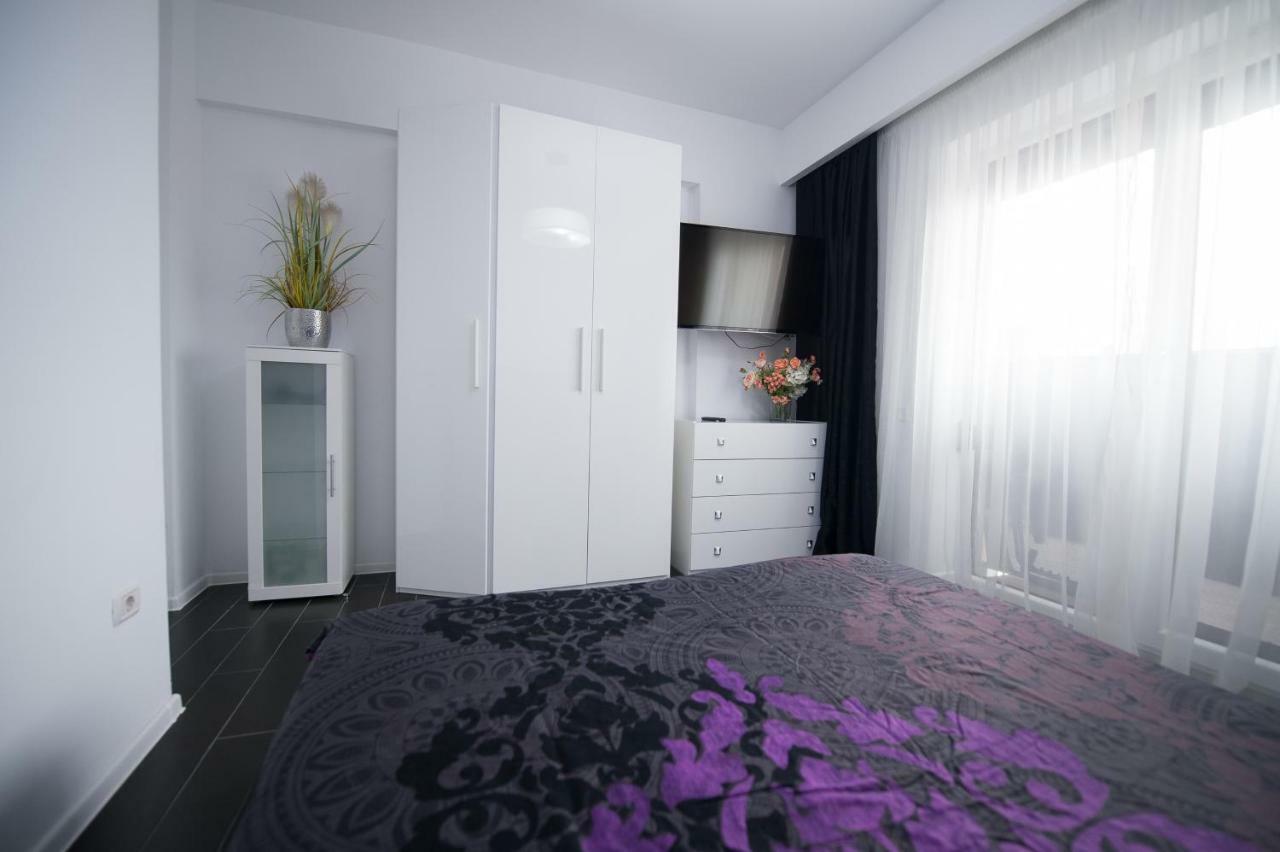 Apartel Black & White Navodari Ngoại thất bức ảnh