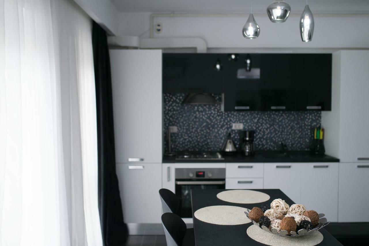 Apartel Black & White Navodari Ngoại thất bức ảnh