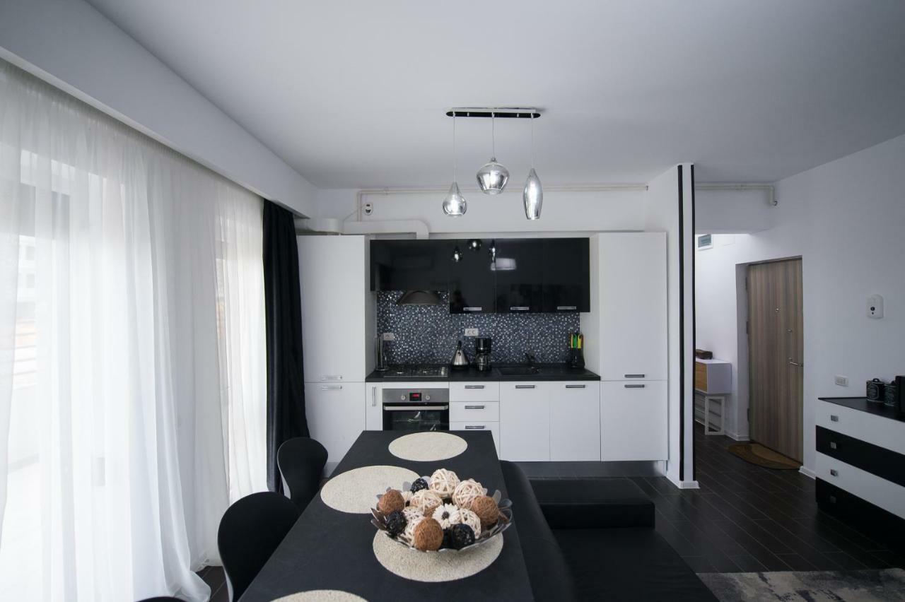 Apartel Black & White Navodari Ngoại thất bức ảnh