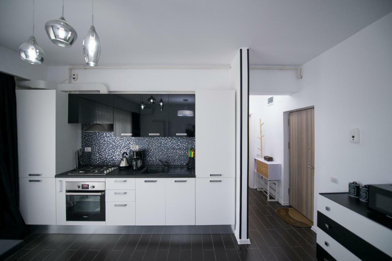 Apartel Black & White Navodari Ngoại thất bức ảnh